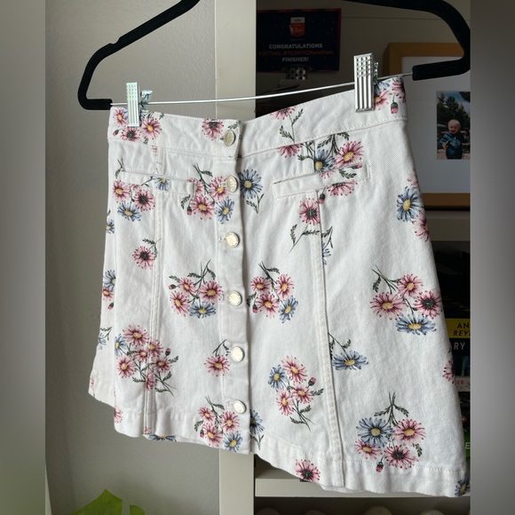 SOLD‼️H&M A Line Floral Print Jean Button Up Skirt - Picture 3 of 5